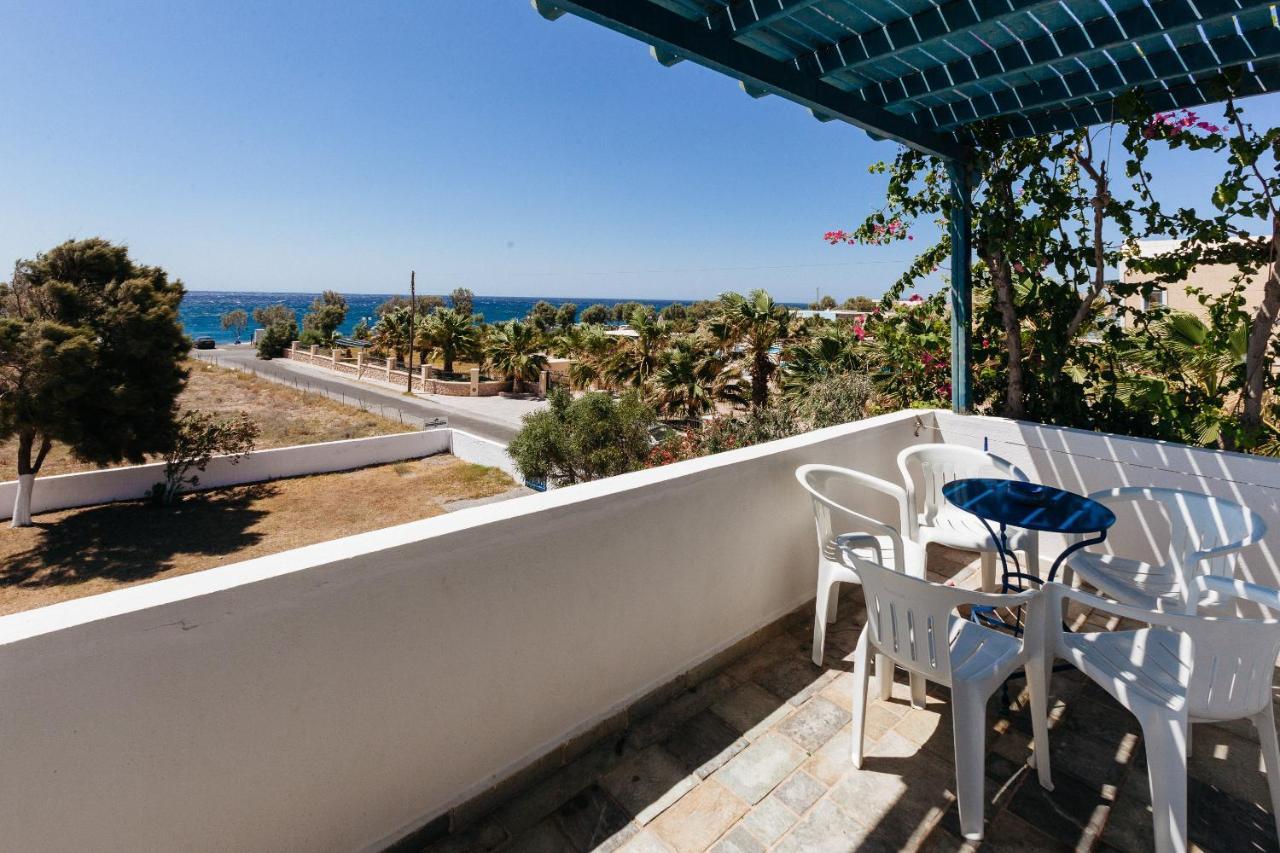 Thalassitis Coastal Apartments 佩里沃罗 外观 照片