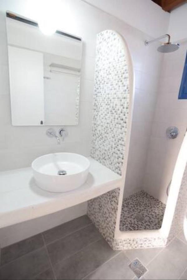 Thalassitis Coastal Apartments 佩里沃罗 外观 照片