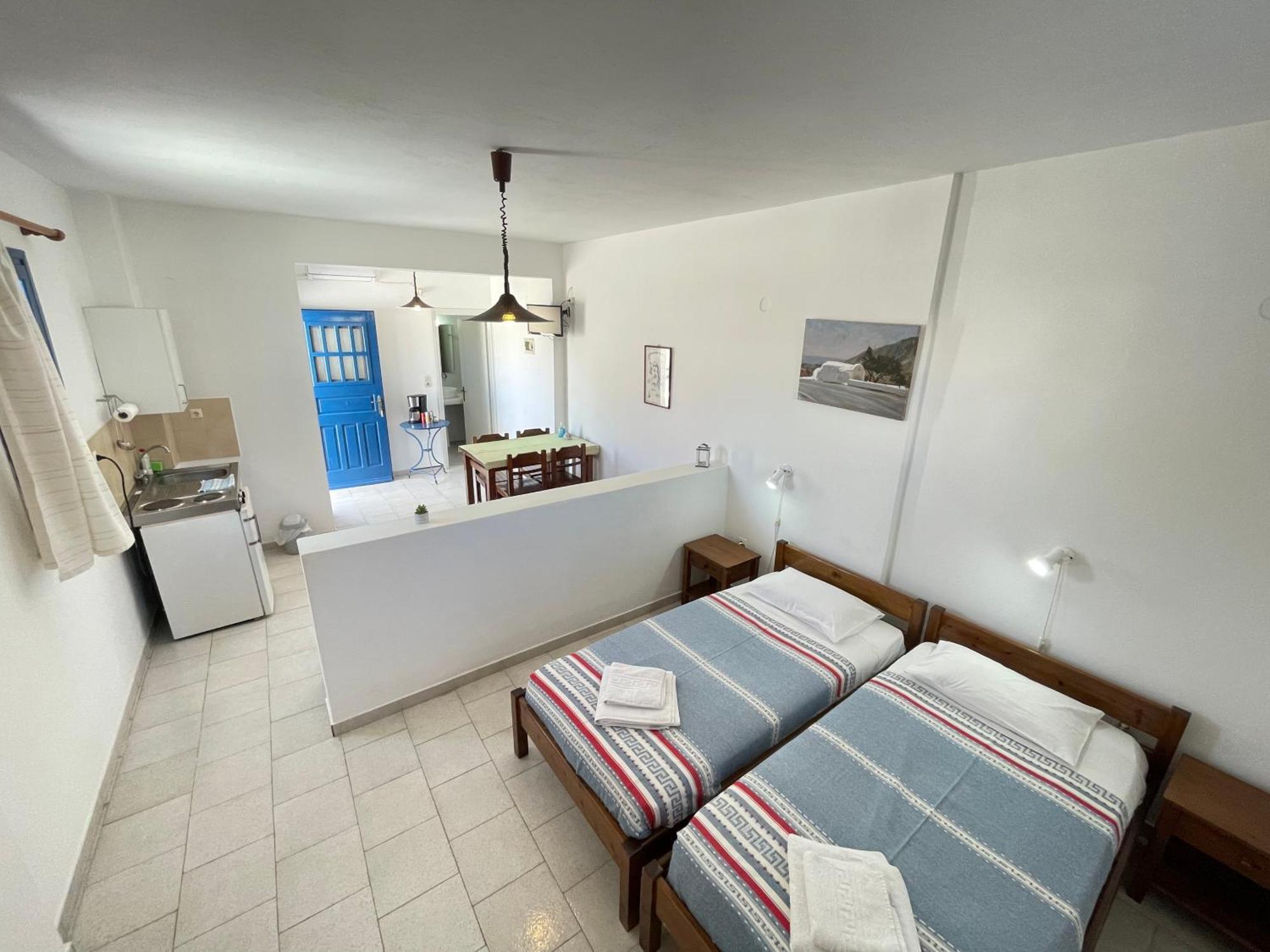 Thalassitis Coastal Apartments 佩里沃罗 外观 照片