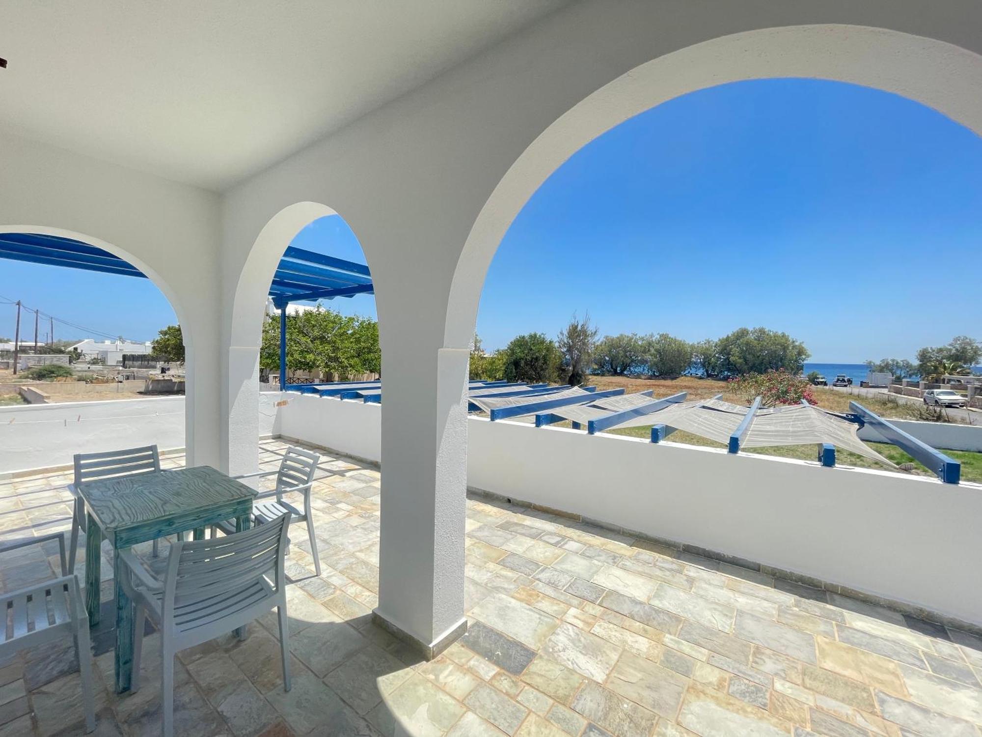 Thalassitis Coastal Apartments 佩里沃罗 外观 照片