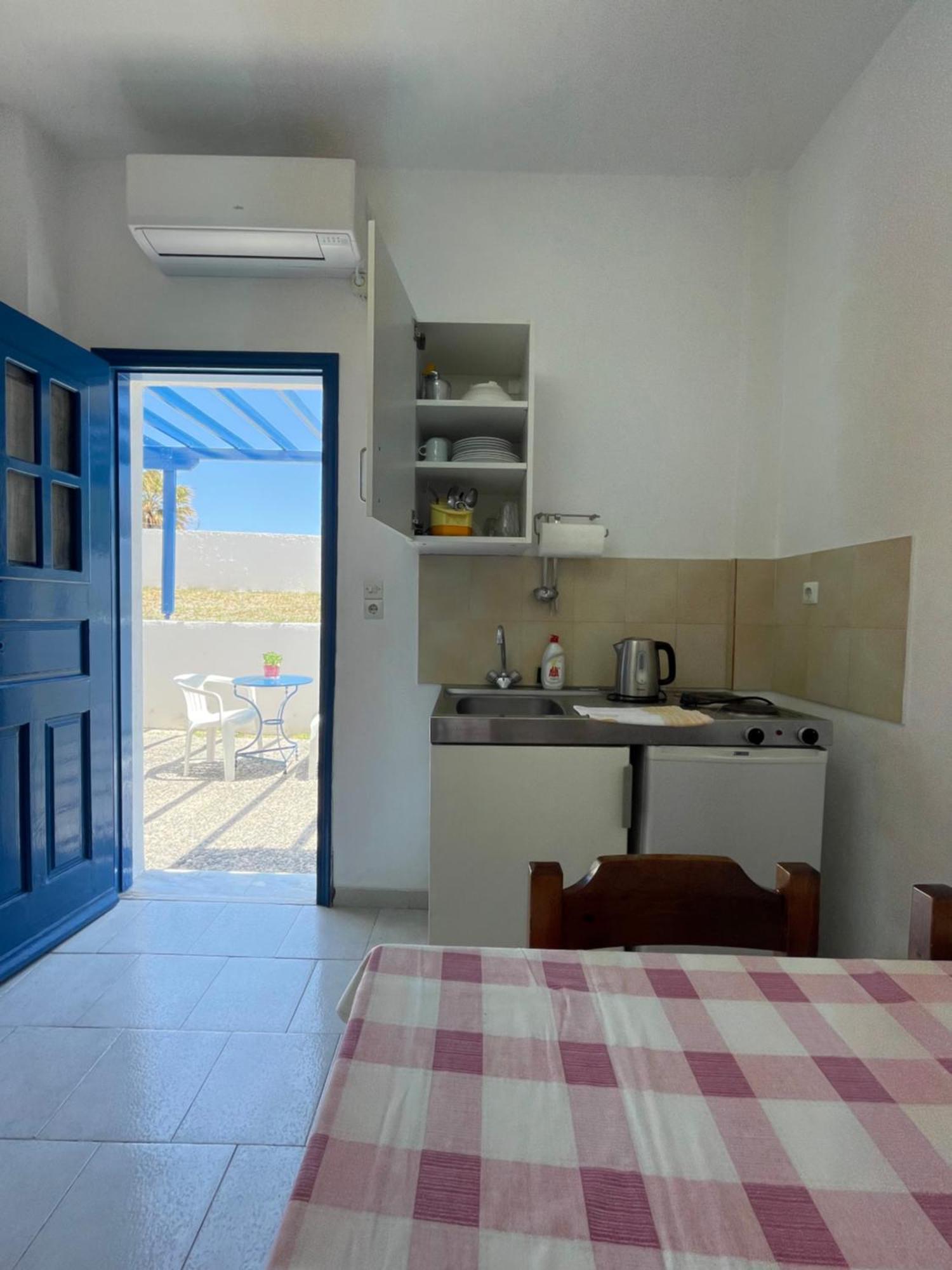 Thalassitis Coastal Apartments 佩里沃罗 外观 照片