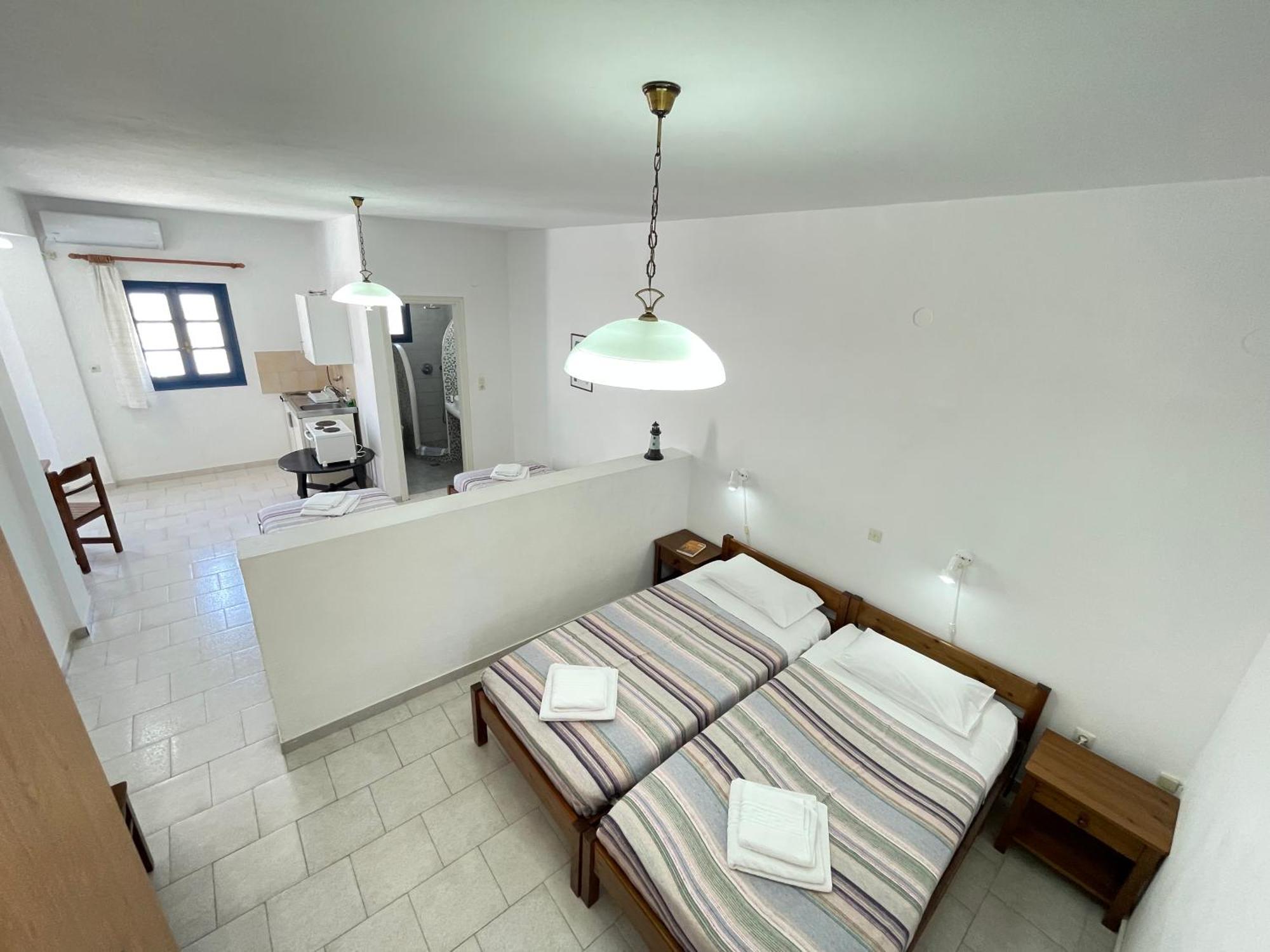 Thalassitis Coastal Apartments 佩里沃罗 外观 照片