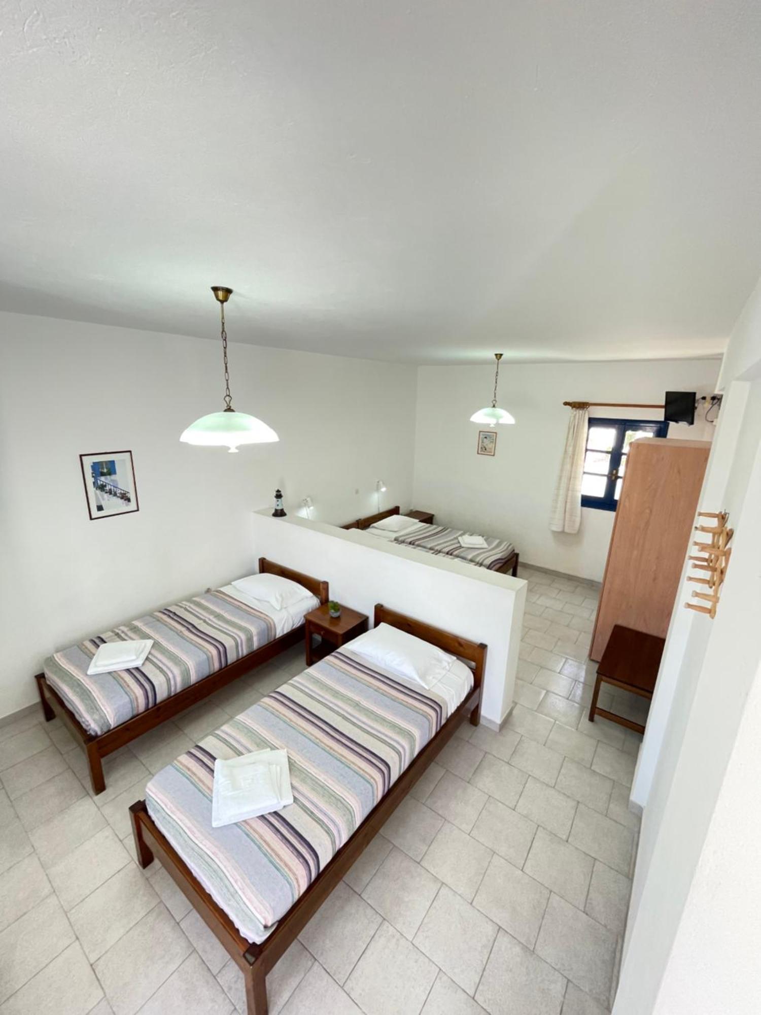 Thalassitis Coastal Apartments 佩里沃罗 外观 照片