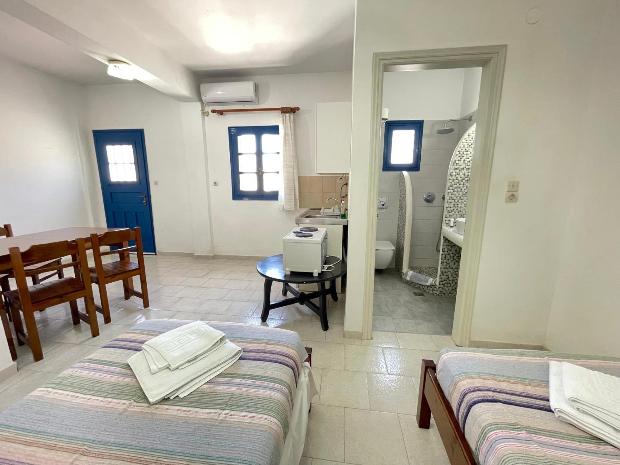 Thalassitis Coastal Apartments 佩里沃罗 外观 照片